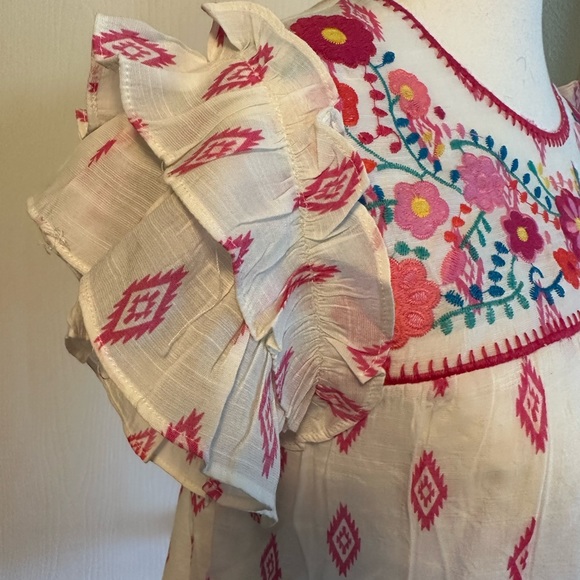 NWT πΈ Pink Aztec & Embroidered Ruffle Top πΈ - Picture 4 of 6